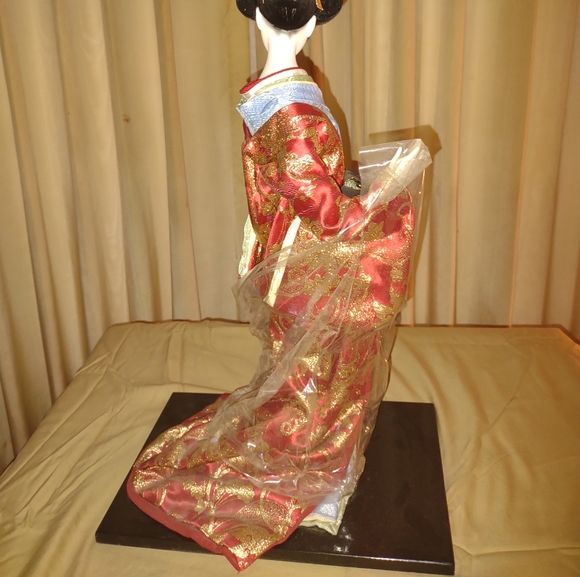 High Value Limited Edition Japanese Geisha Doll - Picture 2 of 16